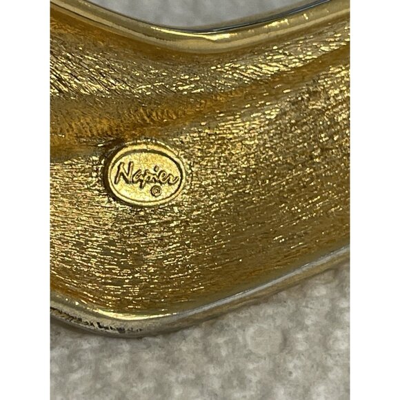 VTG 1980’s Napier Gold Tone Collar Necklace Sculptural V Front Statement Choker - Picture 2 of 8